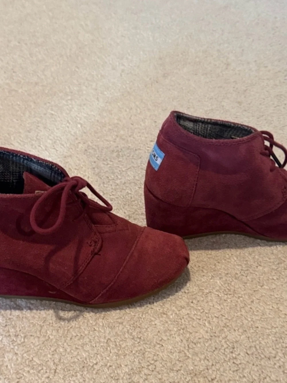Toms Women's Burgundy Suede Lace-Up Wedge Boots